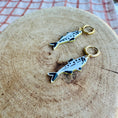 Load image into Gallery viewer, Detailed sardines with gold rim

