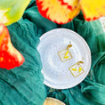 Load image into Gallery viewer, Square with yellow leaves
