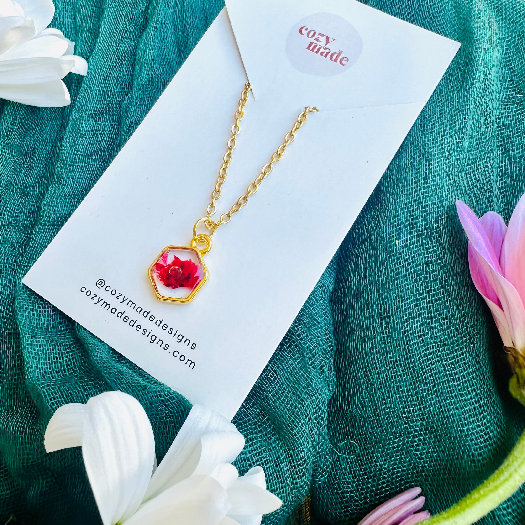 Red flower necklace (note bubble)