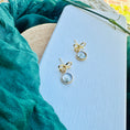 Load image into Gallery viewer, Tiny bow white flower medley
