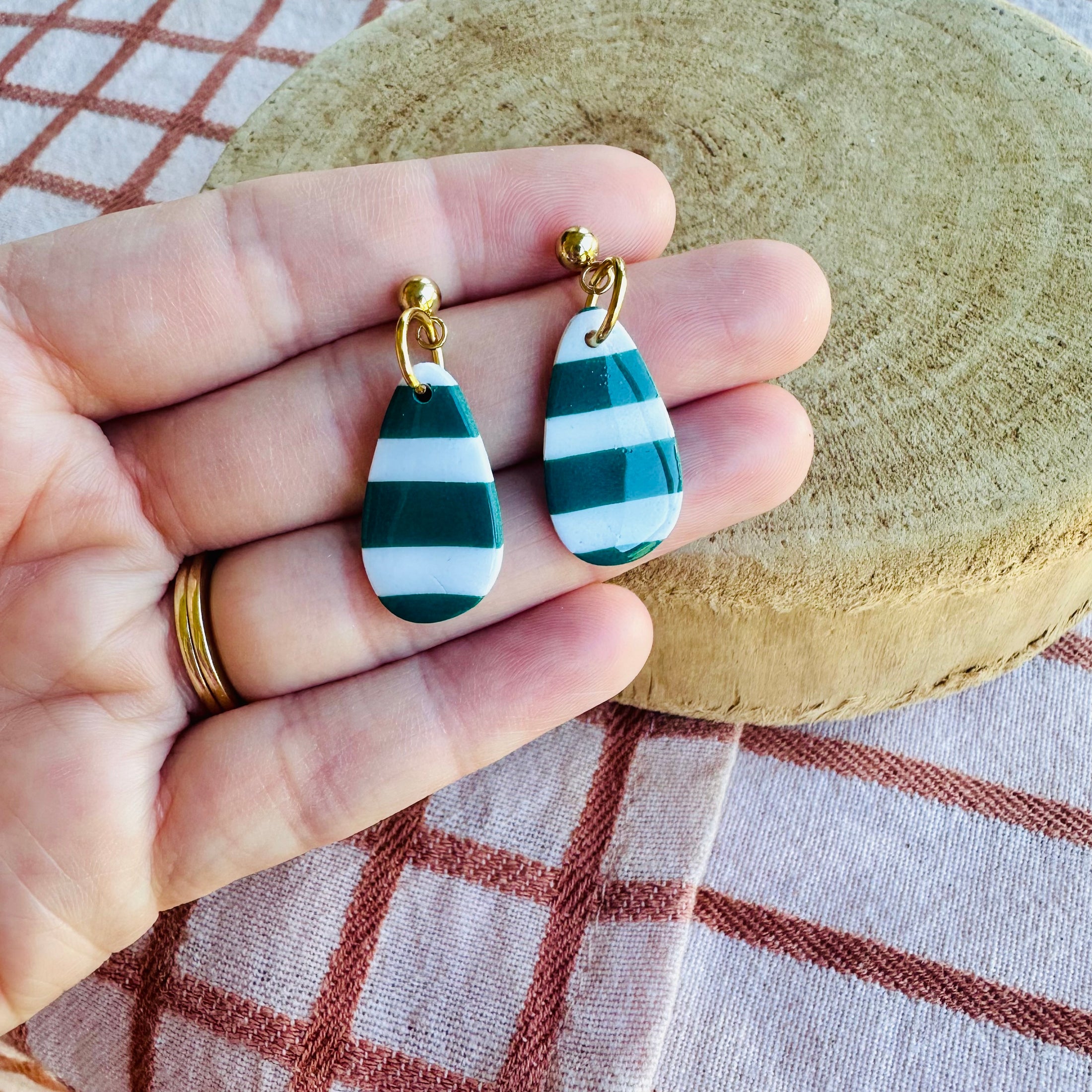Teal and white stripes teardrops