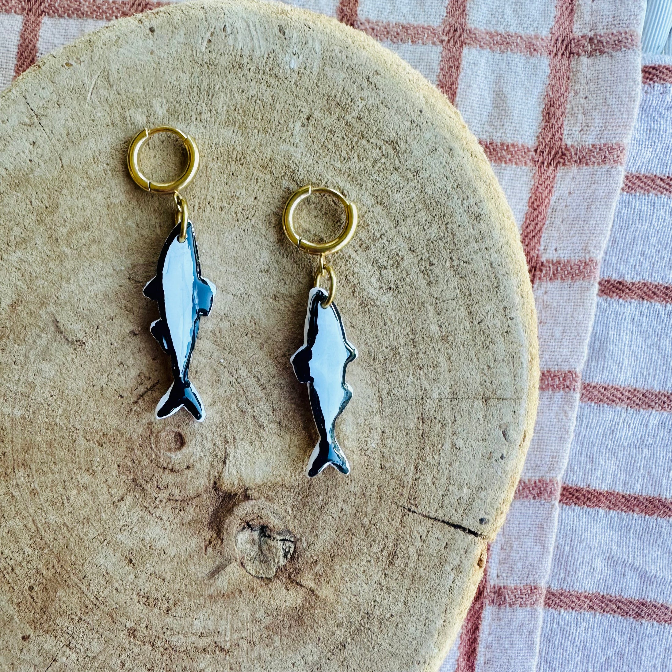 Black and white sardines 2