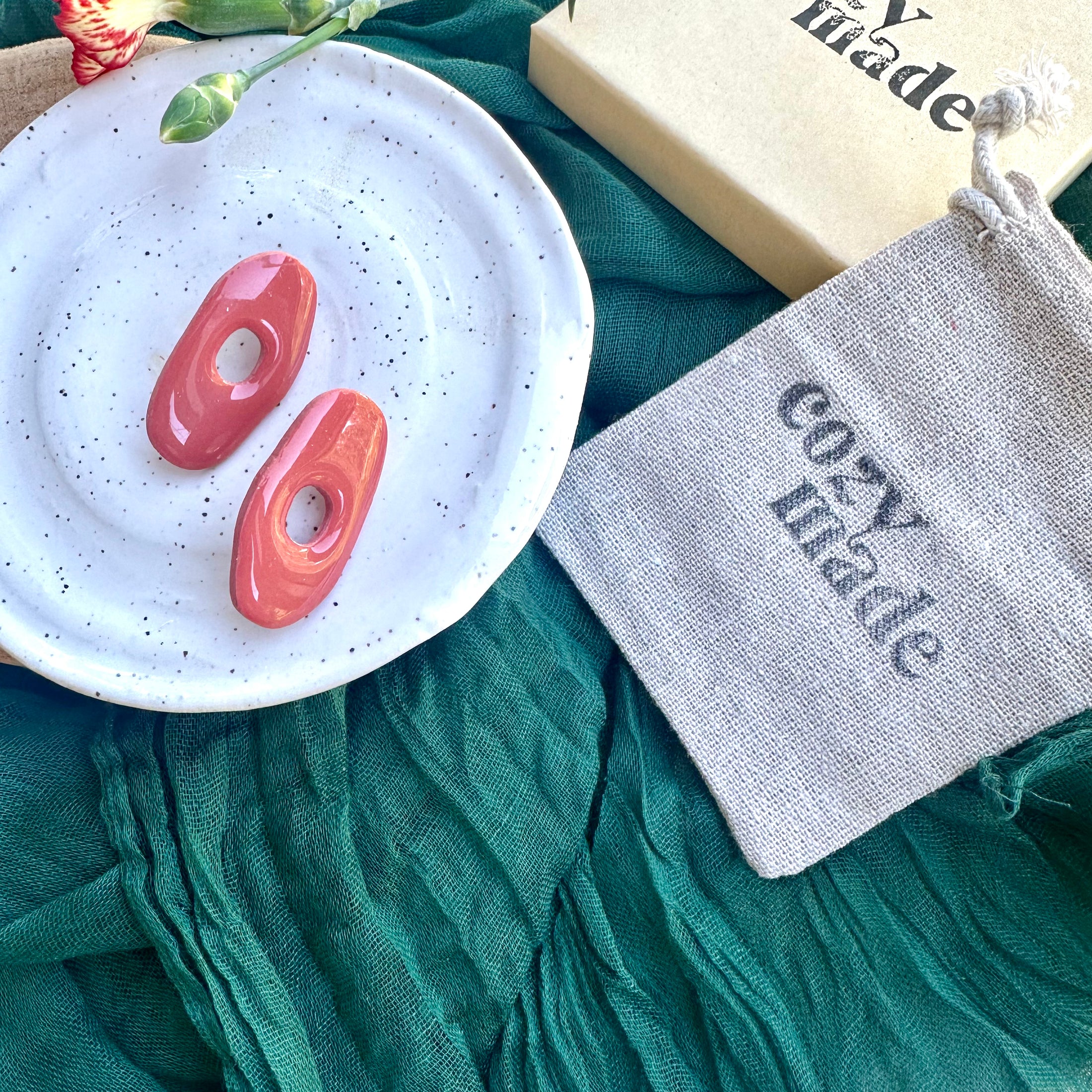 Organic clay color