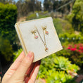 Load image into Gallery viewer, Pink flower and gold gift box
