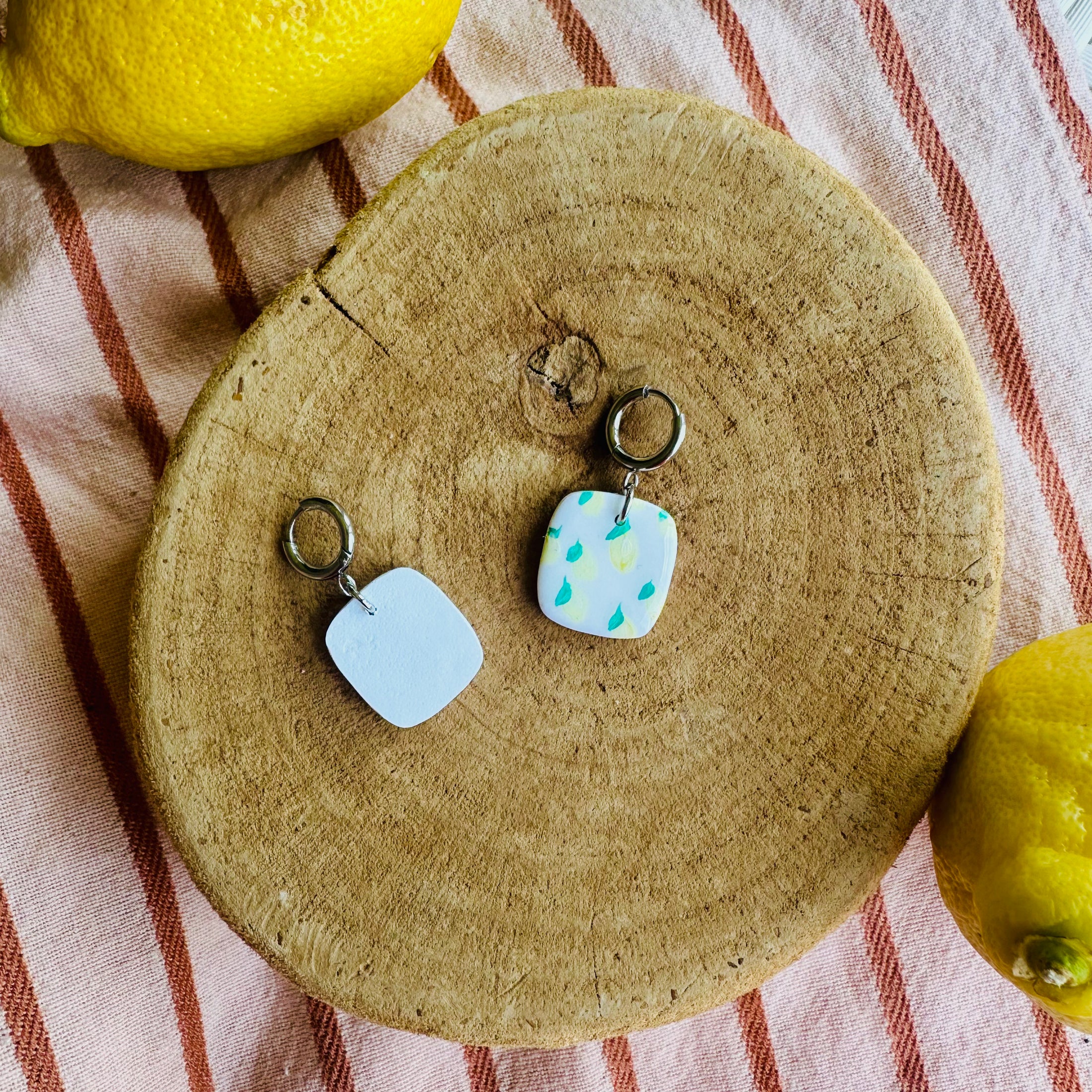 Mini lemons 2, silver (one rough edge, not noticeable)