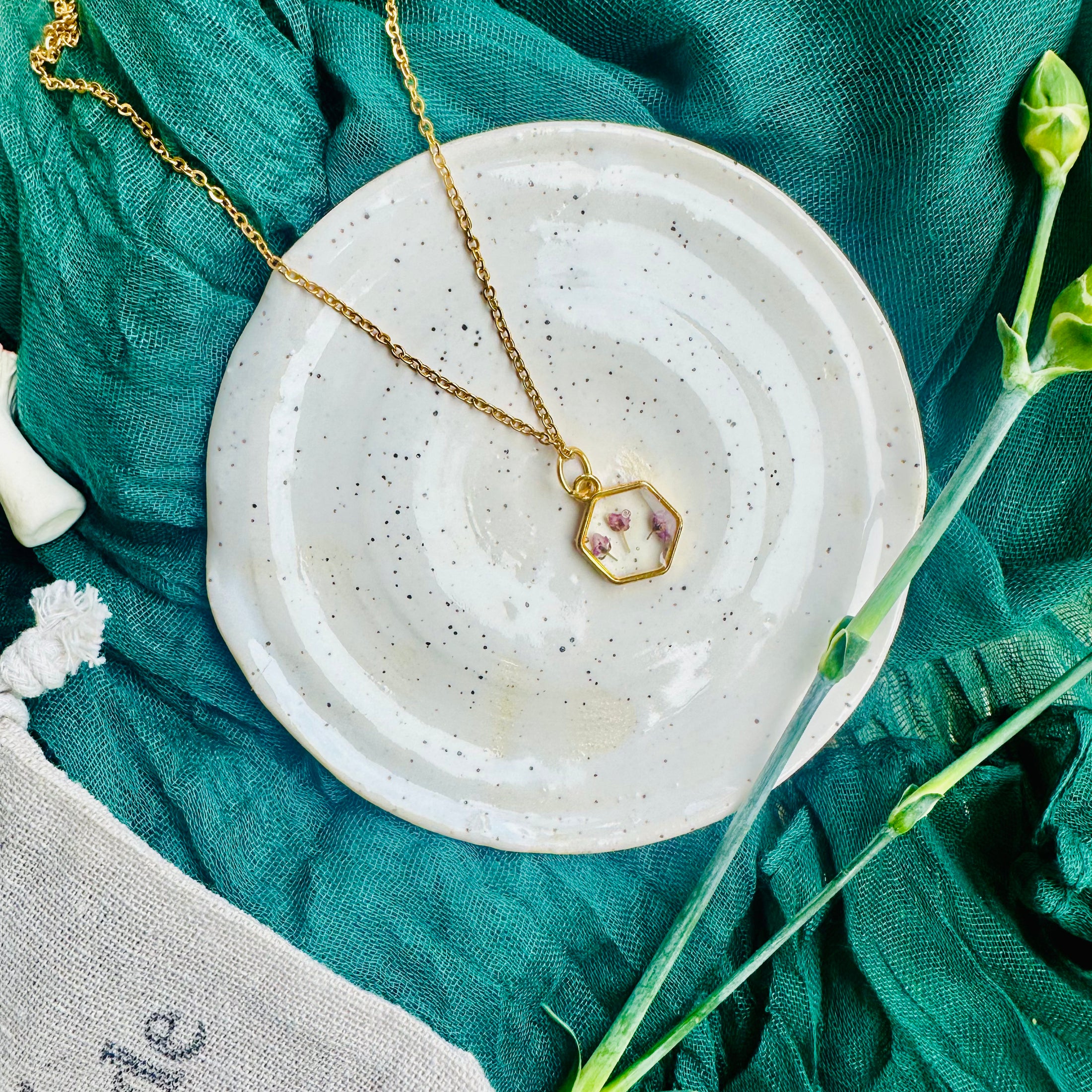 Light purple tri flower necklace